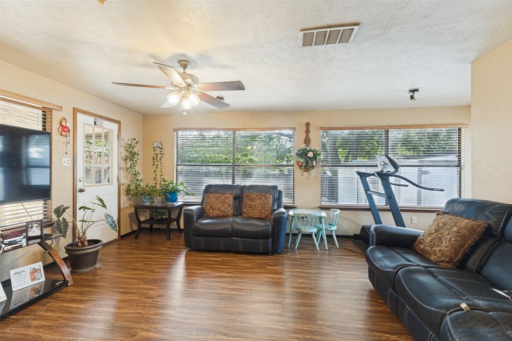 6051 Black Oak Lane, Fort Worth, TX 76114 — photo 4