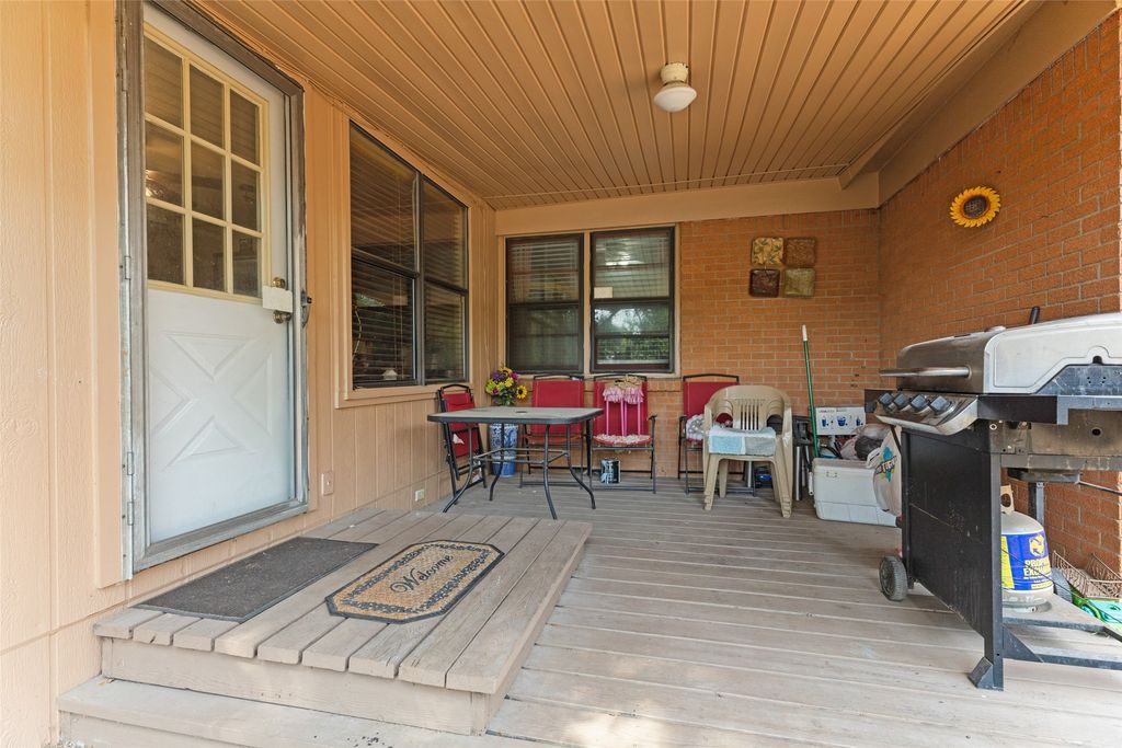 6051 Black Oak Lane, Fort Worth, TX 76114 — photo 5