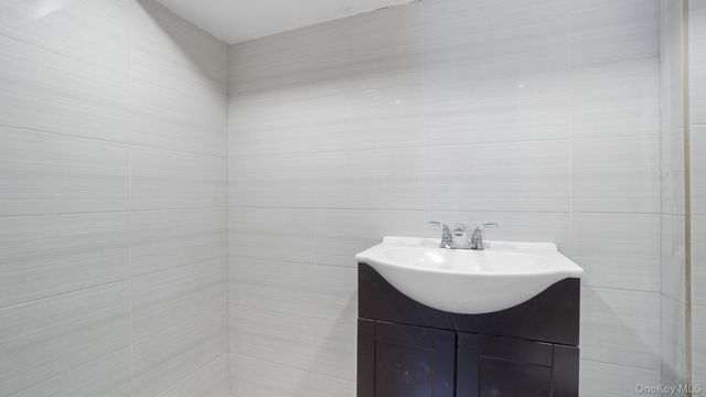 190-13 109th Road, Saint Albans, NY 11412