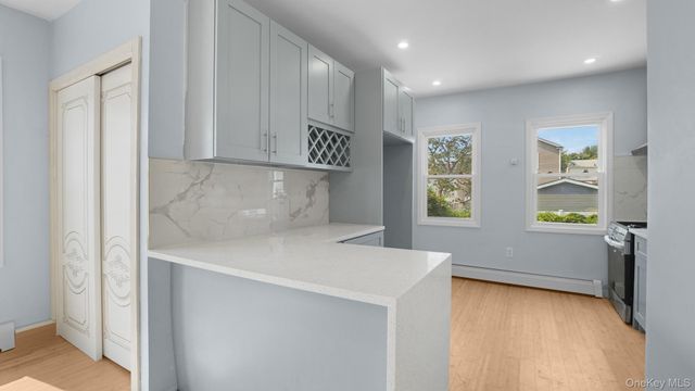 190-13 109th Road, Saint Albans, NY 11412