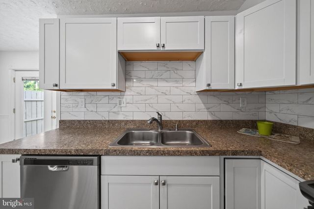 209 RITTER PL, Berryville, VA 22611