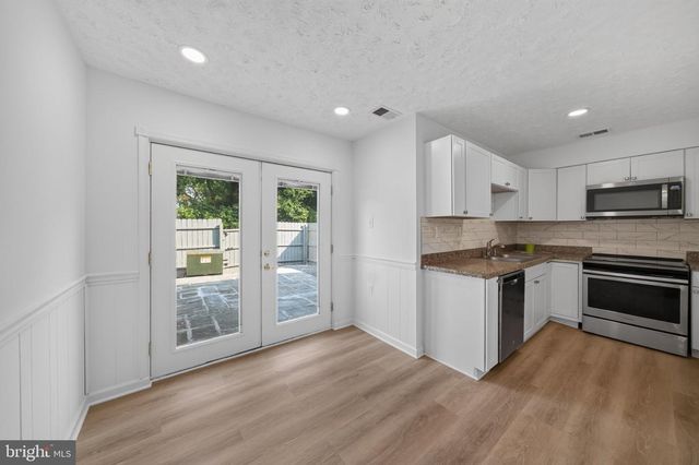 209 RITTER PL, Berryville, VA 22611