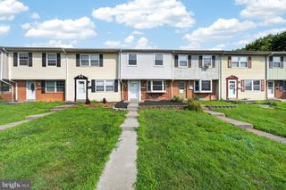 209 RITTER PL, Berryville, VA 22611