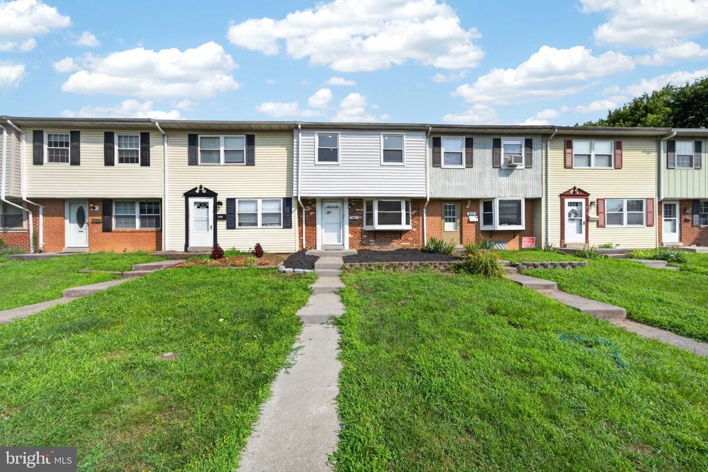 209 RITTER PL, Berryville, VA 22611