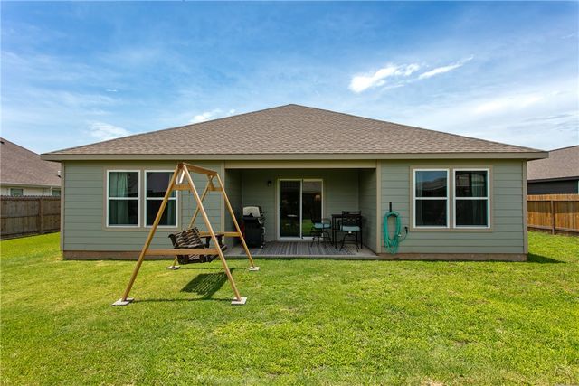 137 Windmill Road, Snook, TX 77878
