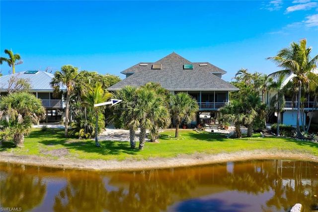 2162 Egret CIR, Sanibel, FL 33957