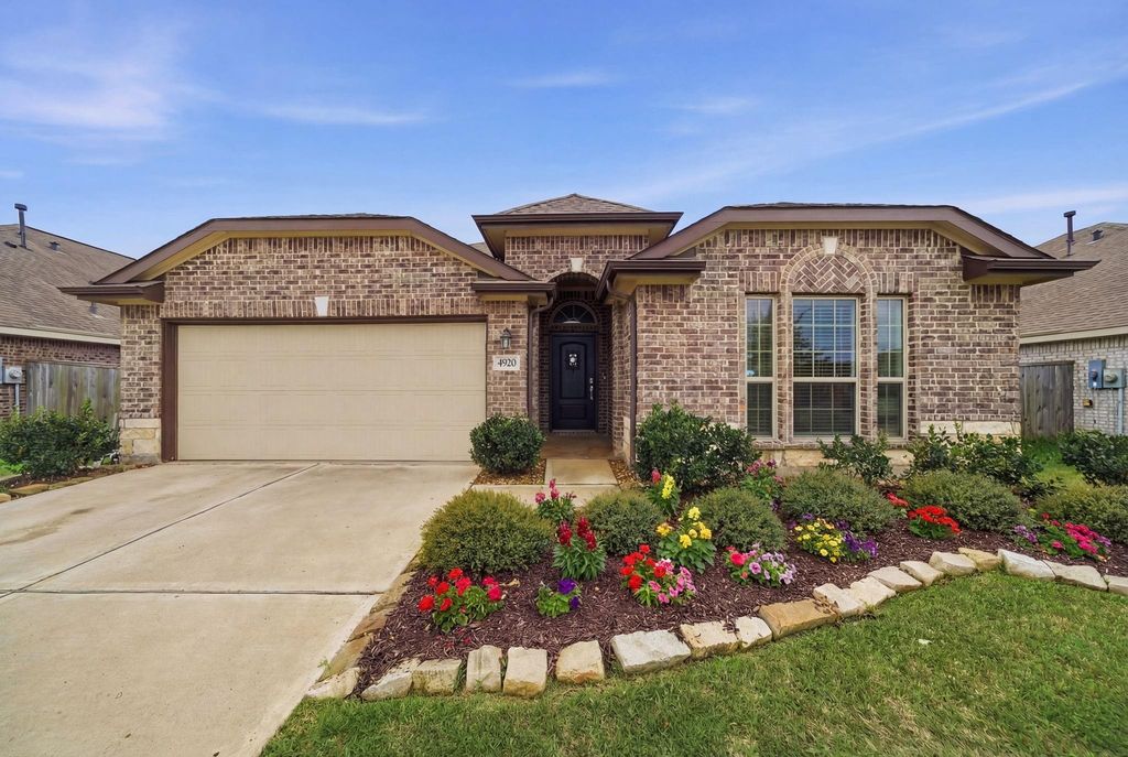 4920 Twin Summit Drive, Rosenberg, TX 77469