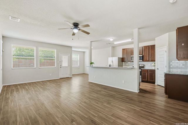 10426 Green Lake Dr, San Antonio, TX 78223