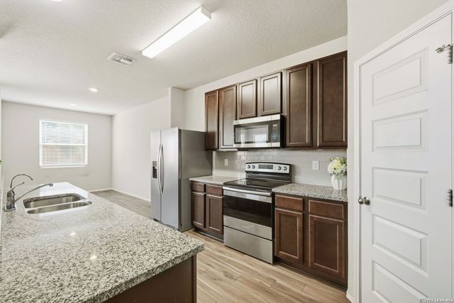 10426 Green Lake Dr, San Antonio, TX 78223