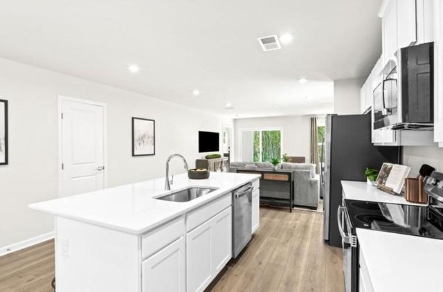 113 Grand Oak Circle, Union City, GA 30291