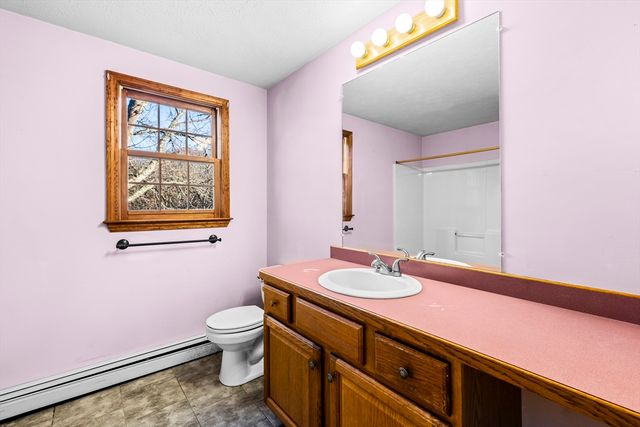 23 Meadowood Ln, Falmouth, MA 02536