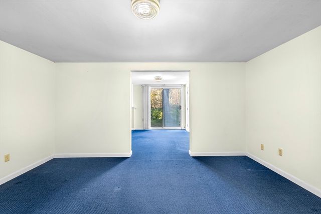 23 Meadowood Ln, Falmouth, MA 02536