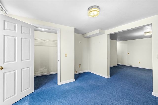 23 Meadowood Ln, Falmouth, MA 02536