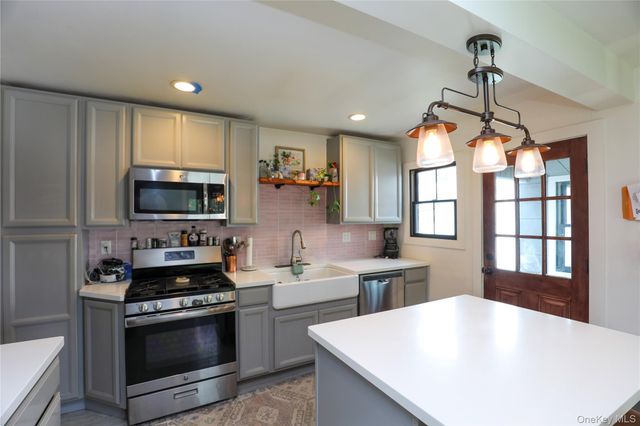52 Phillips Avenue, Highland, NY 12528