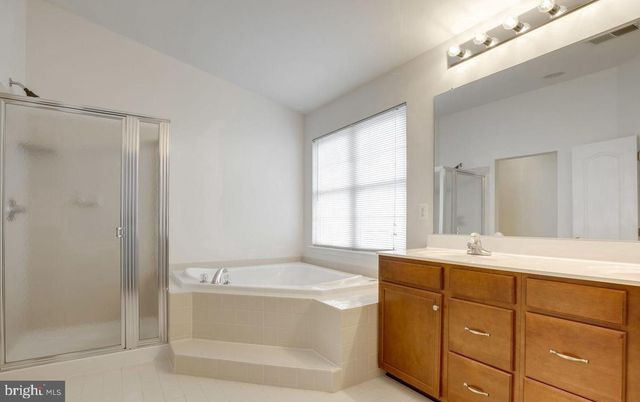 25859 KIRKWOOD SQ, Chantilly, VA 20152