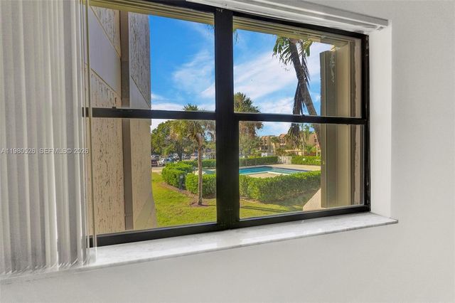 230 Lakeview Dr 206, Weston, FL 33326