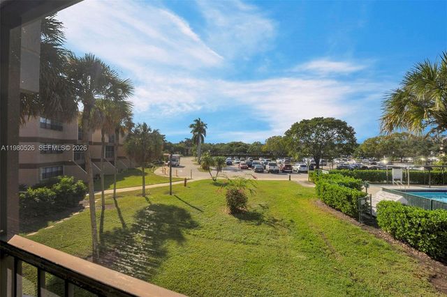 230 Lakeview Dr 206, Weston, FL 33326