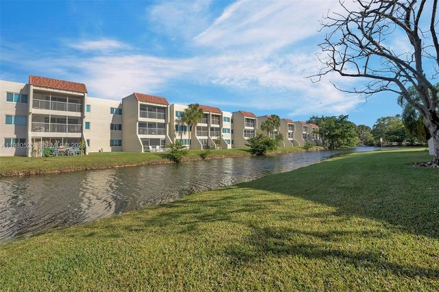 230 Lakeview Dr 206, Weston, FL 33326