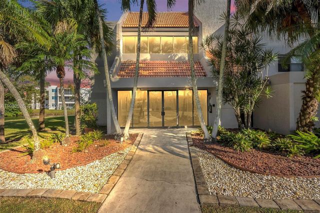230 Lakeview Dr 206, Weston, FL 33326