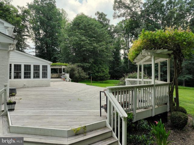 629 UTTERBACK STORE RD, Great Falls, VA 22066