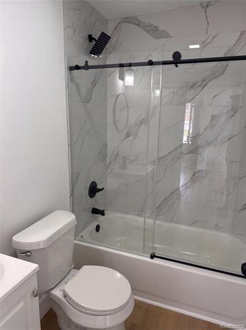 17322 Martin Road, Roseville, MI 48066