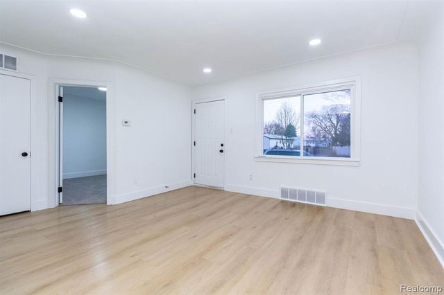 17322 Martin Road, Roseville, MI 48066