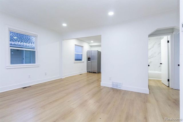 17322 Martin Road, Roseville, MI 48066