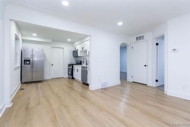 17322 Martin Road, Roseville, MI 48066