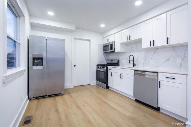 17322 Martin Road, Roseville, MI 48066