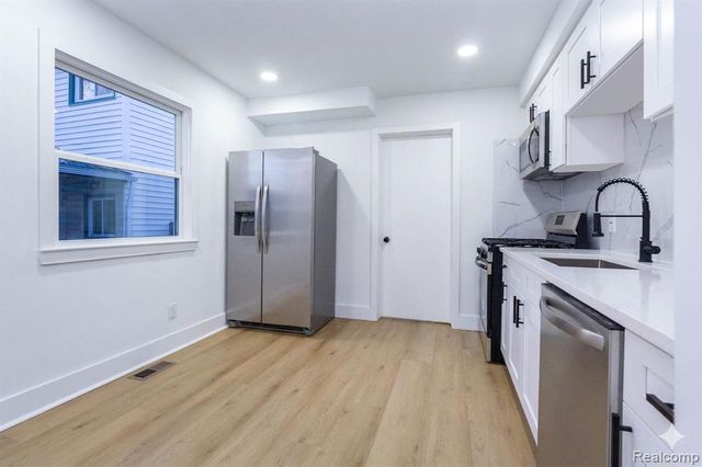 17322 Martin Road, Roseville, MI 48066