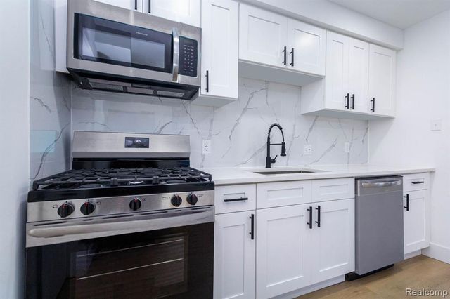 17322 Martin Road, Roseville, MI 48066