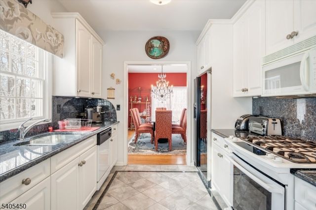 15 Paradise Pl, Roseland Boro, NJ 07068