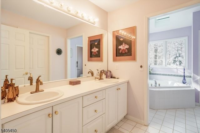 15 Paradise Pl, Roseland Boro, NJ 07068