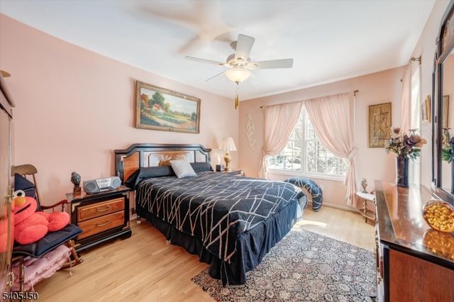 15 Paradise Pl, Roseland Boro, NJ 07068