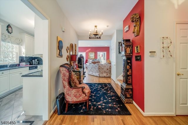 15 Paradise Pl, Roseland Boro, NJ 07068