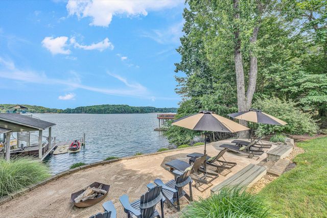 150 Providence LN, Union Hall, VA 24176