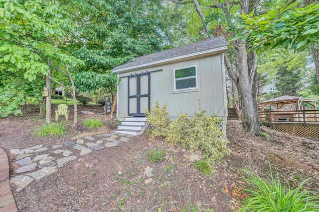 150 Providence LN, Union Hall, VA 24176