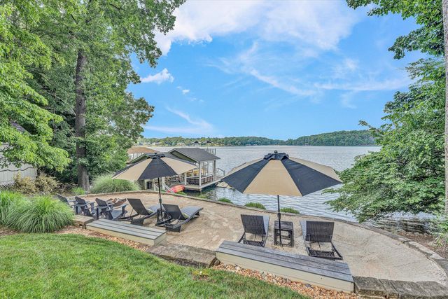 150 Providence LN, Union Hall, VA 24176