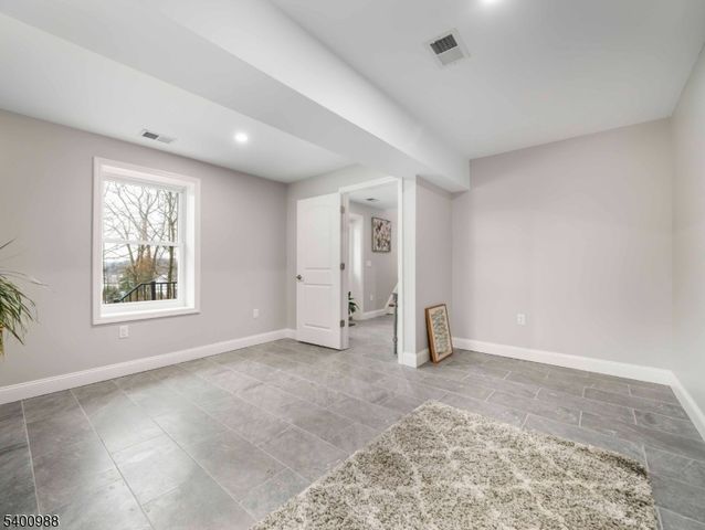 11 Maine St, Jefferson Twp., NJ 07849