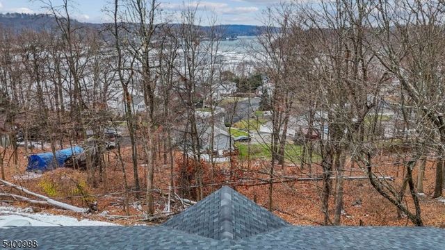 11 Maine St, Jefferson Twp., NJ 07849