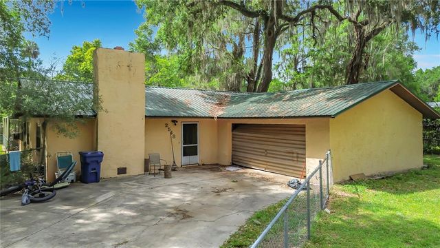2548 CR 422, Lake Panasoffkee, FL 33538