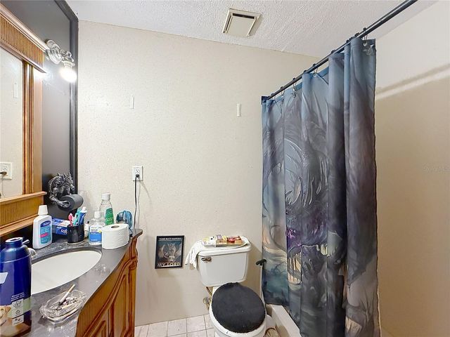 2548 CR 422, Lake Panasoffkee, FL 33538