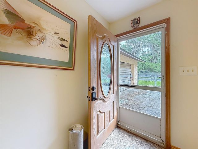 2548 CR 422, Lake Panasoffkee, FL 33538