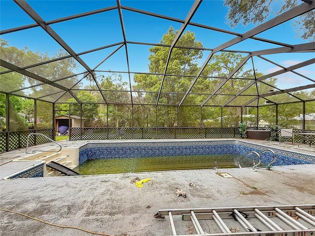 2548 CR 422, Lake Panasoffkee, FL 33538