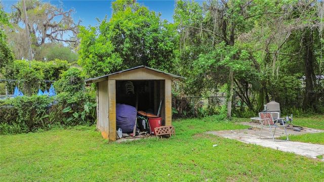 2548 CR 422, Lake Panasoffkee, FL 33538