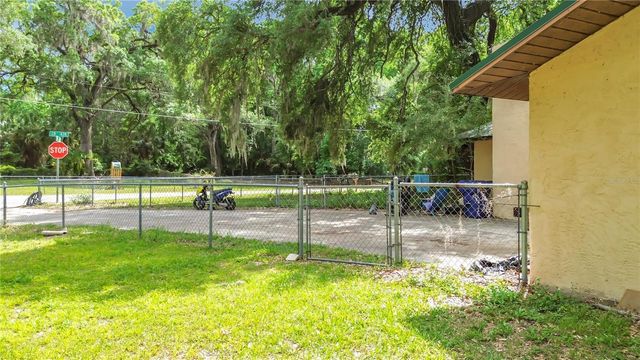 2548 CR 422, Lake Panasoffkee, FL 33538