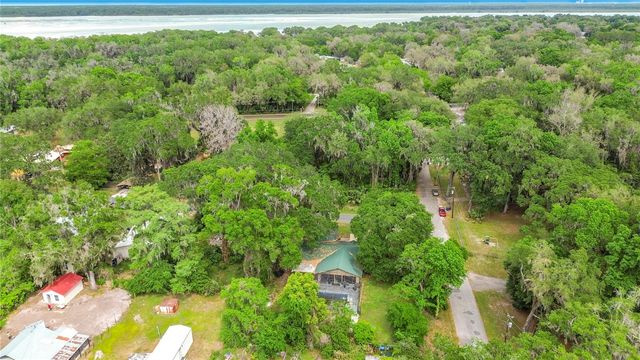 2548 CR 422, Lake Panasoffkee, FL 33538