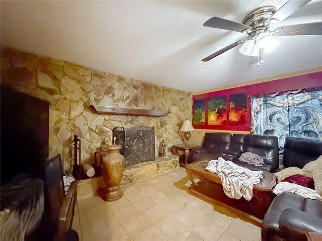 2548 CR 422, Lake Panasoffkee, FL 33538