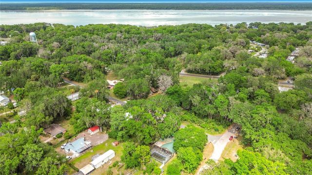 2548 CR 422, Lake Panasoffkee, FL 33538