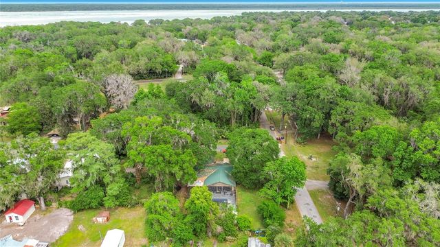 2548 CR 422, Lake Panasoffkee, FL 33538